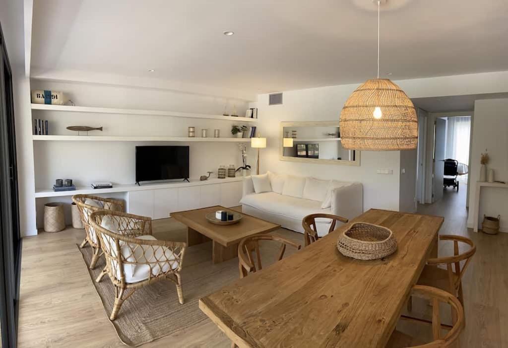 Calma S'Alguer Luxury Beach Apartment Palamós Eksteriør billede